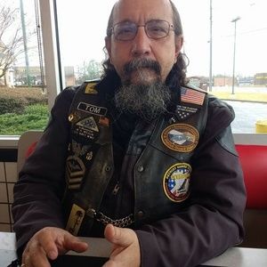 Meet your Posher, Tom